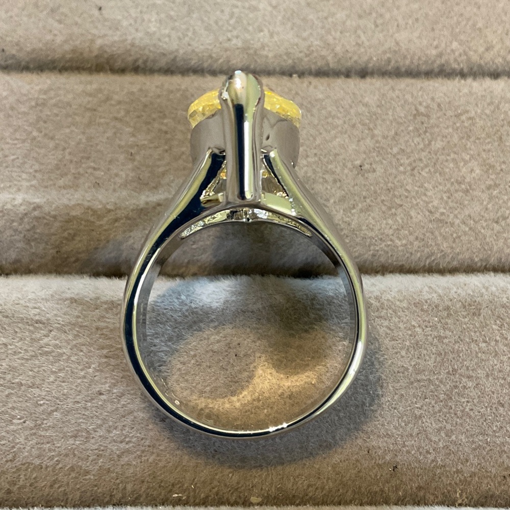 Elegant Sterling Silver Yellow Gemstone Ring - Picture 5 of 5